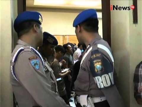 Sidang Disiplin 3 Oknum Polisi Terkait Kasus Tambang Pasir Ilegal Di Lumajang - iNews Malam 12/10