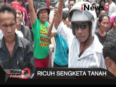 Ricuh Sengketa Tanah Di Ambon, Warga Memaksa Masuk Kantor Kepala Desa - iNews Petang 21/10