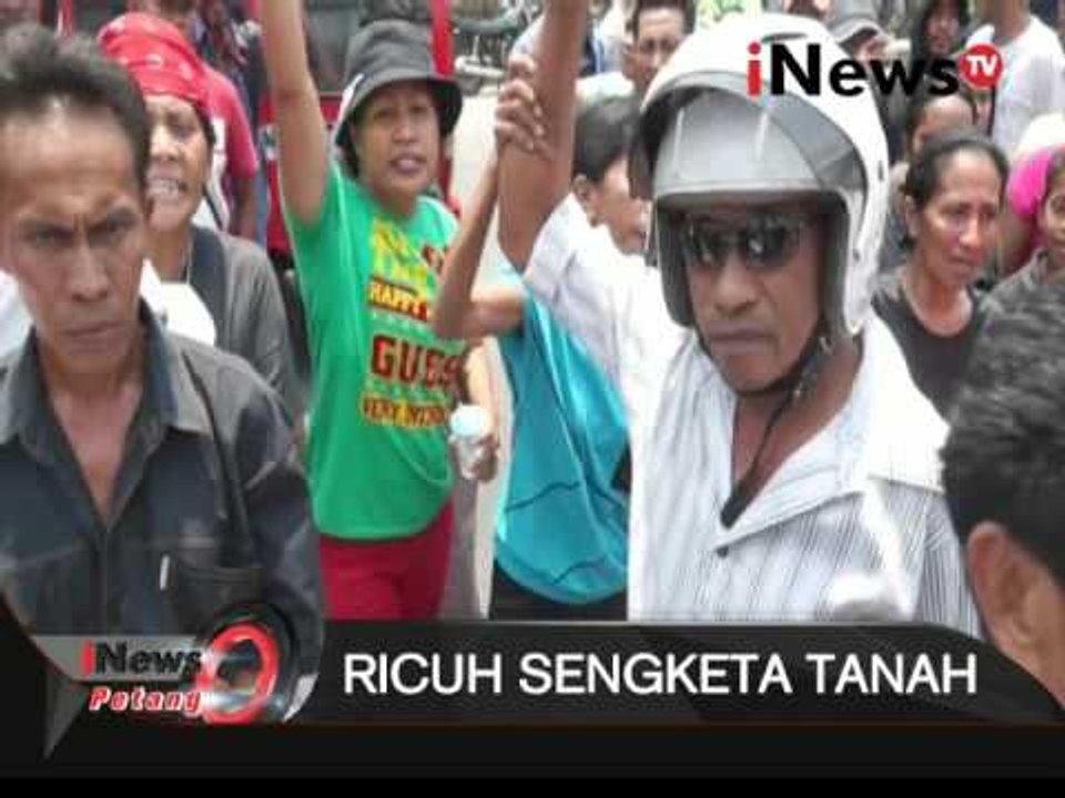 Ricuh Sengketa Tanah Di Ambon, Warga Memaksa Masuk Kantor Kepala Desa - iNews Petang 21/10