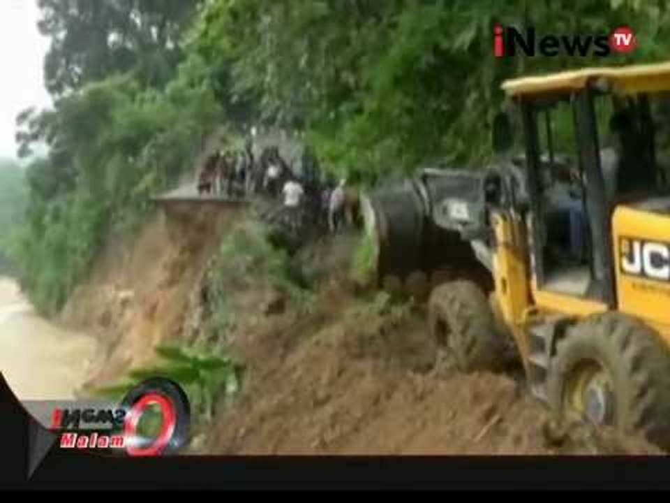 Hujan Deras Sebabkan Jalan Penghubung Desa Putus - iNews Malam 25/10