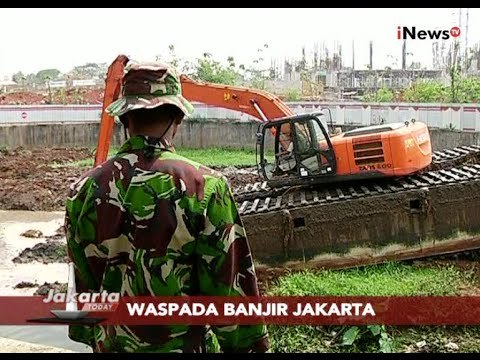 Musim Hujan, Para Personil Kodam Jaya Lakukan Aksi Bersih-Bersih Kali Sunter - Jakarta Today 11/11