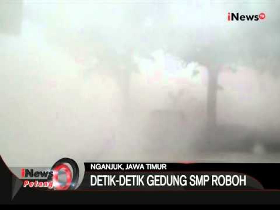 Inilah Rekaman Amatir Detik Detik Gedung SMP Roboh Di Nganjuk - iNews Petang 13/11