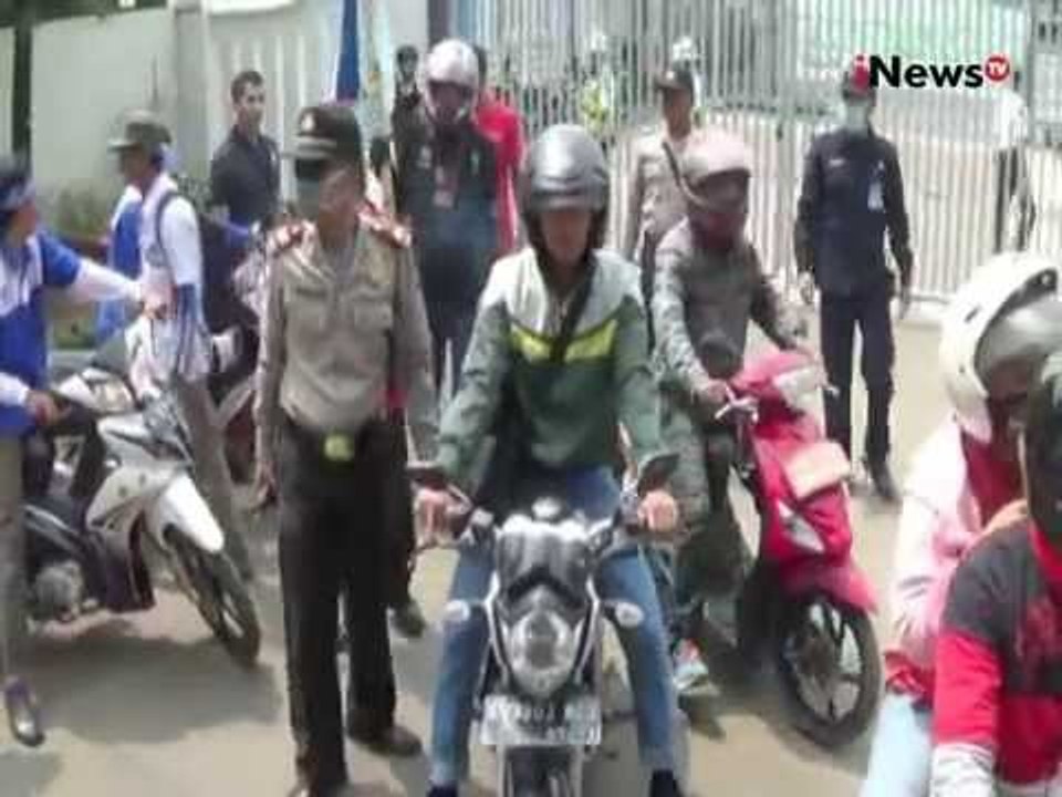 Sweeping Buruh Ke Pabrik Di Kab. Tangerang Diwarnai Kericuhan - iNews Petang 24/11