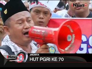 Hari Guru Nasional, Ratusan Guru Swasta Berdemo Di Depan Istana - iNews Siang 25/11