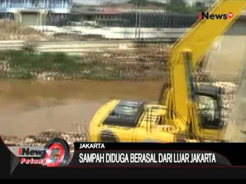 Sungai Ciliwung Kembali Meluap Akibat Sampah Yang Tersangkut - iNews Petang 25/11