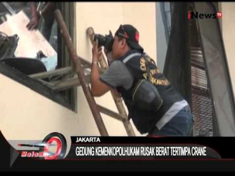 Diduga Tak Bisa Menahan Angin Kencang, Crane Timpa Gedung Menkopolhukam - iNews Malam 30/11
