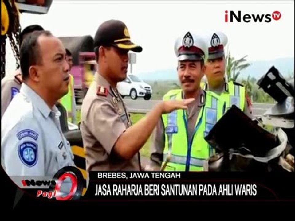 11 Jenazah Korban Tewas Kecelakaan Tol Cipali Dipulangkan - iNews Pagi 0412
