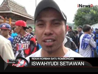 Download Video: Ribuan Suporter Aremania Mengiringi Proses Pemakaman Suporter Aremania - iNews Pagi 21/12