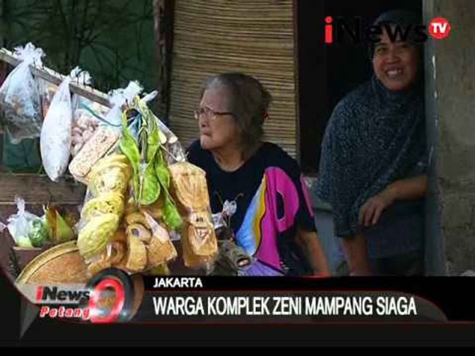 Warga Perumahan Zeni Mampang Prapatan Masih Memblokade Akses Masuk Komplek - iNews Petang 21/12