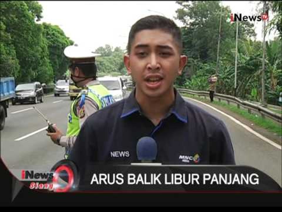 Live Report : Situasi Terkini Arus Lalu Lintas Di Gerbang Tol Halim, Jakarta - iNews Siang 28/12