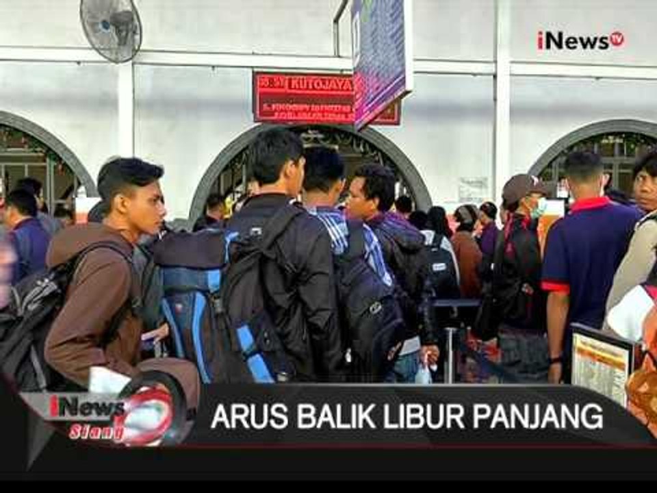 Live Report : Situasi Terkini Arus Balik Di Stasiun Senen, Jakarta - iNews Siang 28/12