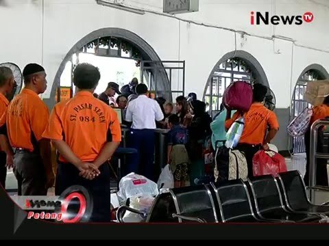 Liburan akhir tahun, pemudik masih padati stasiun senen dan gambir - iNews Petang 01/01