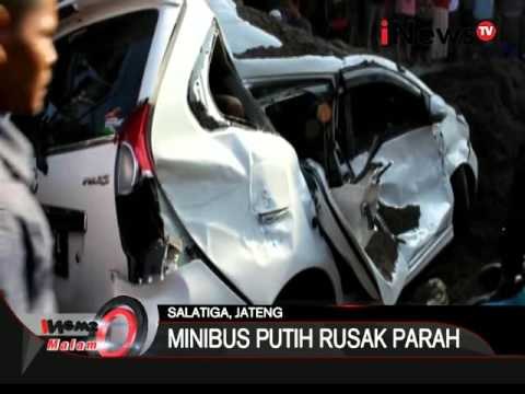 Hindari mobil pickup, truk muatan pasir tabrak minibus di Salatiga, Jateng - iNews Malam 07/01
