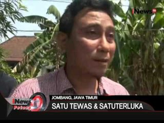 Скачать видео: Mobil pejabat tabrak warga di Jombang, 1 orang tewas dan 1 lainnya luka-luka - iNews Petang 08/01