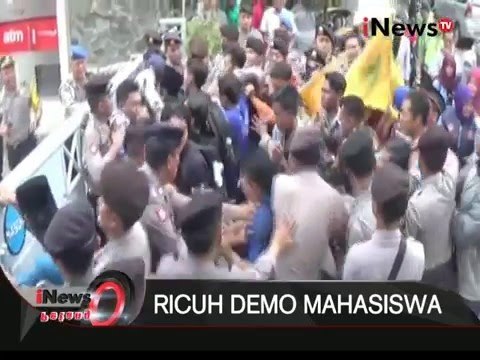 Unjuk rasa mahasiswa di Lamongan diwarnai bentrokan dengan polisi - iNews Petang 12/01