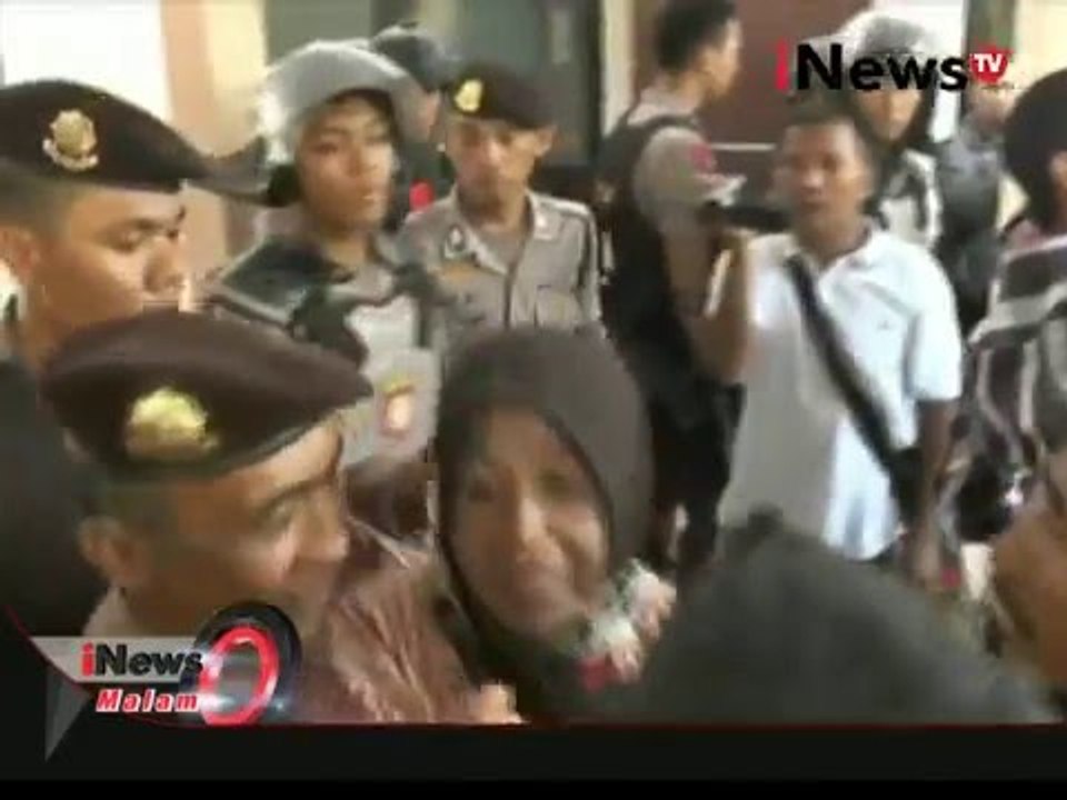 Sidang tuntutan pelaku pembunuhan terlalu ringan, Ibu korban menangis histeris - iNews Malam 20/01