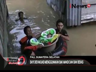 Bayi dievakuasi menggunakan bak mandi saat banjir di Pali - iNews Malam 20/01