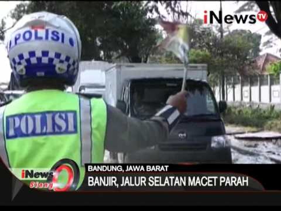 Banjir rendam jalur Bandung - Garut, kemacetan terjadi hingga tol Cileunyi - iNews Siang 16/03