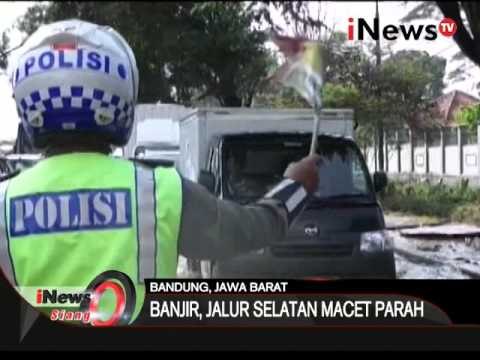 Banjir rendam jalur Bandung - Garut, kemacetan terjadi hingga tol Cileunyi - iNews Siang 16/03