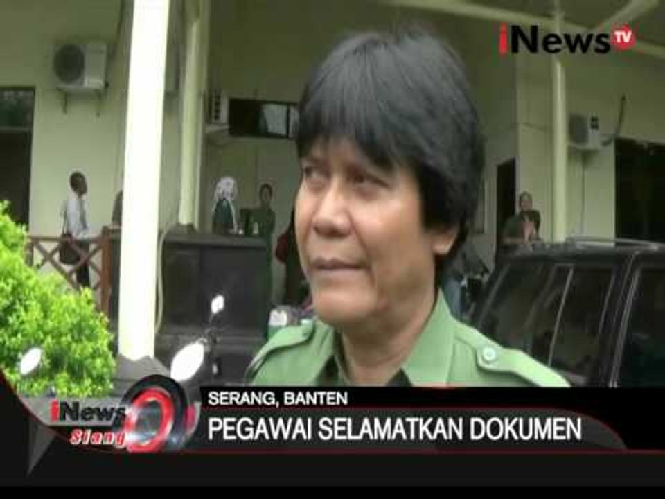 Atap kantor BPTPM kota serang hancur akibat angin kencang - iNews Siang 26/01