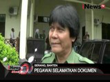 Atap kantor BPTPM kota serang hancur akibat angin kencang - iNews Siang 26/01