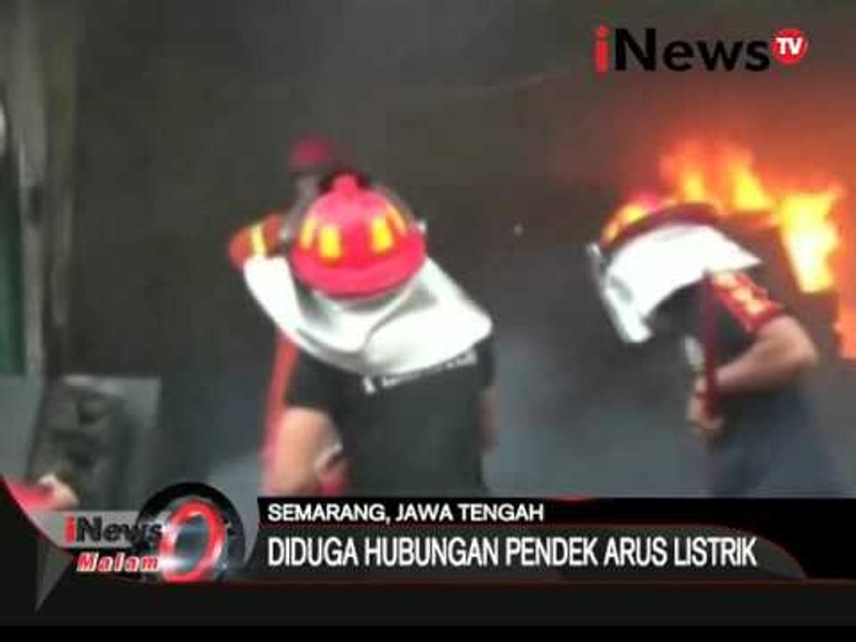 Sijago merah melalap habis isi dalam gudang - iNews Malam 26/01