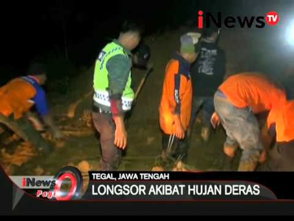 Hujan deras mengakibatkan tebing setinggi 15 meter longsor yang menimbun jalan - iNews Pagi 25/01