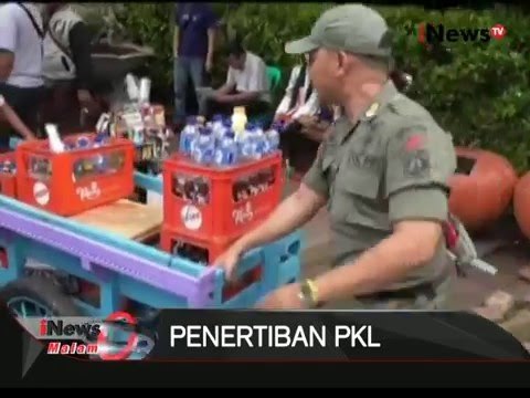 Razia pedagang kaki lima di kawasan lapangan Banteng diwarnai aksi kejar-kejaran - iNews Malam 09/02