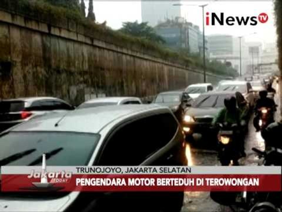 Tumpukan motor akibatkan kemacetan - Jakarta Today 11/02