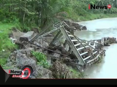 Jembatan roboh, siswa terpaksa sebrangi sungai untuk sekolah - iNews Siang 16/02