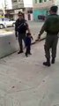 #فيديو| #شاهد.. جنود إسرائيليون يواجهون طفلا عمره 3 سنواتللمزيد على الرابط التالي:   via