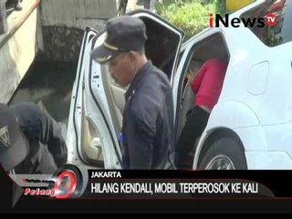 Mobil tabrak motor hingga terprosok ke kali - iNews Petang 18/02