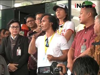 Slank lakukan aksi pertunjukan musik di gedung KPK - Jakarta Today 22/02