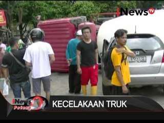PARAH!!! honda jazz hancur tertimpa truk tronton - iNews Petang 29/02