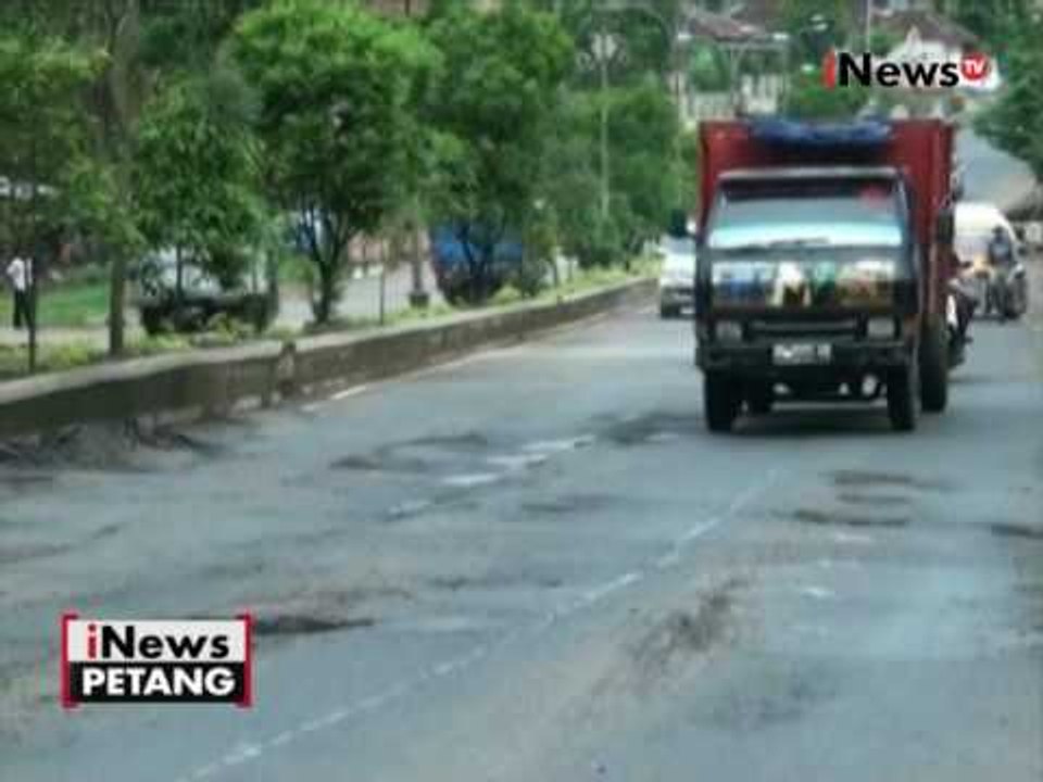 Baru diperbaiki, jalur Lampung Utara alami kerusakan jalan yang parah - iNews Petang 06/06