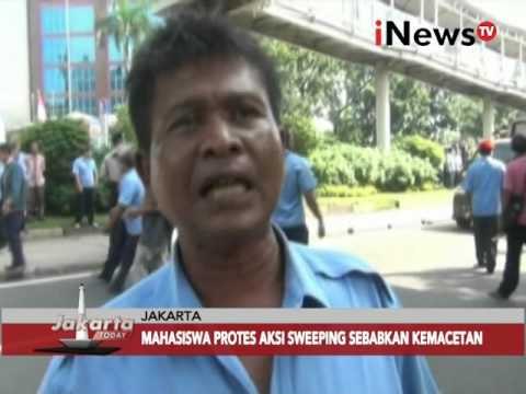 Mahasiswa protes aksi sweeping sebabkan kemacetan - Jakarta Today 22/03