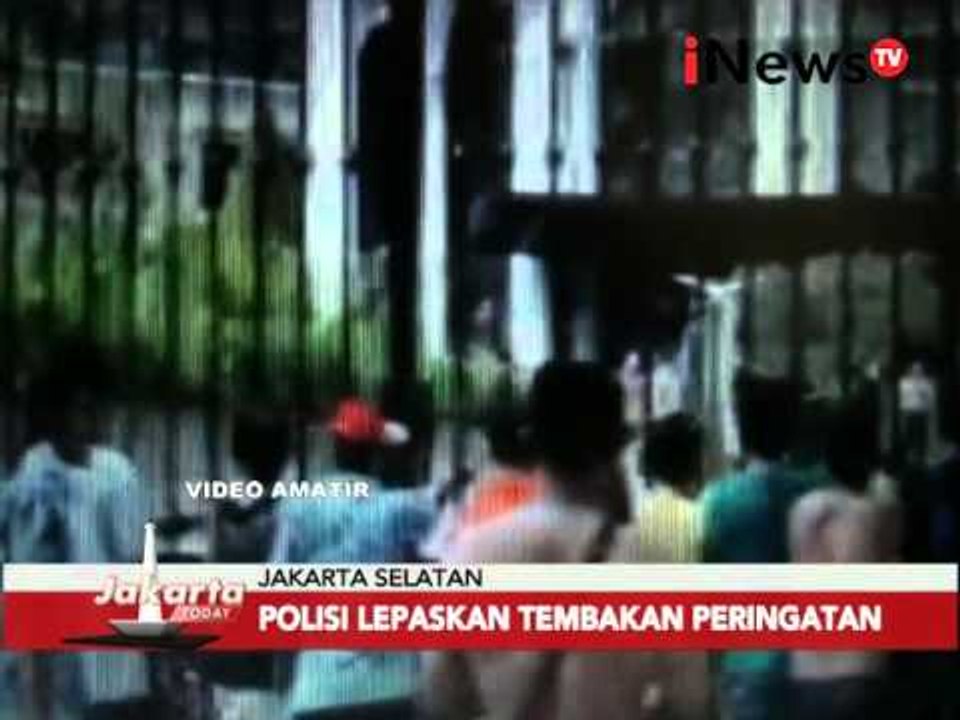 Video amatir, unjuk rasa sopir berujung anarkis - Jakarta Today 22/03