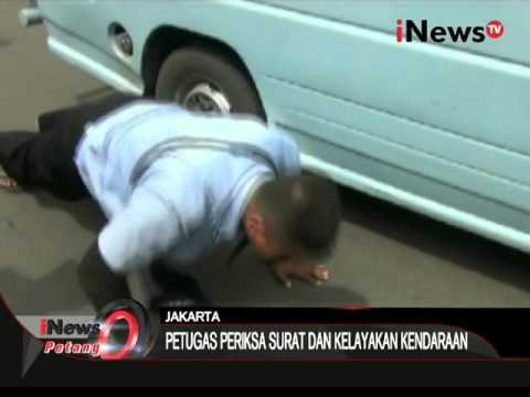Razia angkot dan taksi, polisi beri hukuman Push Up - iNews Petang 23/03