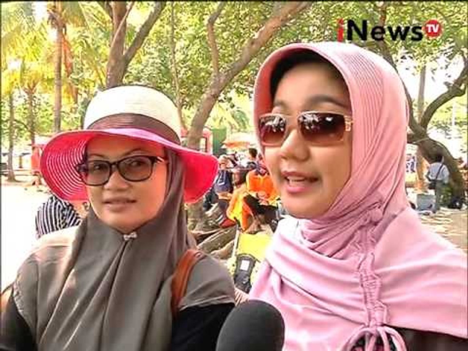 Menikmati libur panjang, pengunjung padati pantai - Jakarta Today 25/03