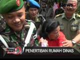 Ibu ini mencoba melawan TNI saat rumahnya hendak dikosongkan - iNews Malam 06/04