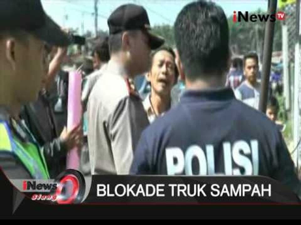 Ratusan warga di Bogor blokade truk sampah yang akan ke TPA Galuga - iNews Siang 06/04