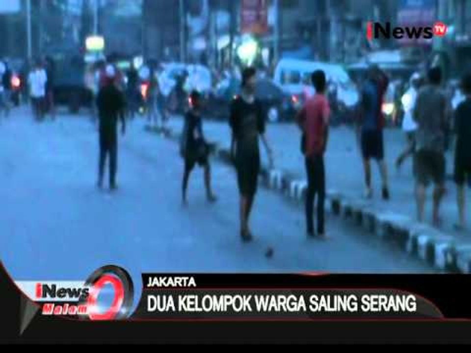 Bentrokan antar 2 kelompok warga di jalan Dewi Sartika, Jakarta kembali terjadi - iNews Malam 10/04