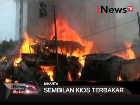 9 Kios terbakar di kawasan kuningan jakarta - iNews Malam 17/04