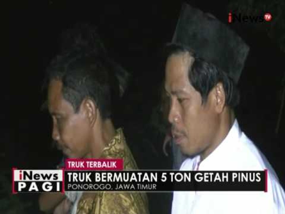 1 unit truk sarat muatan terguling dan menimpa rumah di Ponorogo, Jatim - iNews Pagi 26/04