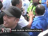 Perayaan Hari Buruh di Medan berlangsung ricuh, 2 kubu buruh terlibat bentrok - iNews Pagi 02/05