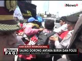 Aksi unjuk rasa buruh di Makassar berlangsung ricuh dan saling dorong - iNews Pagi 02/05