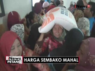 Ibu-ibu di Mandailing Natal berdesak-desakan dapatkan jatah Raskin - iNews Petang 06/06