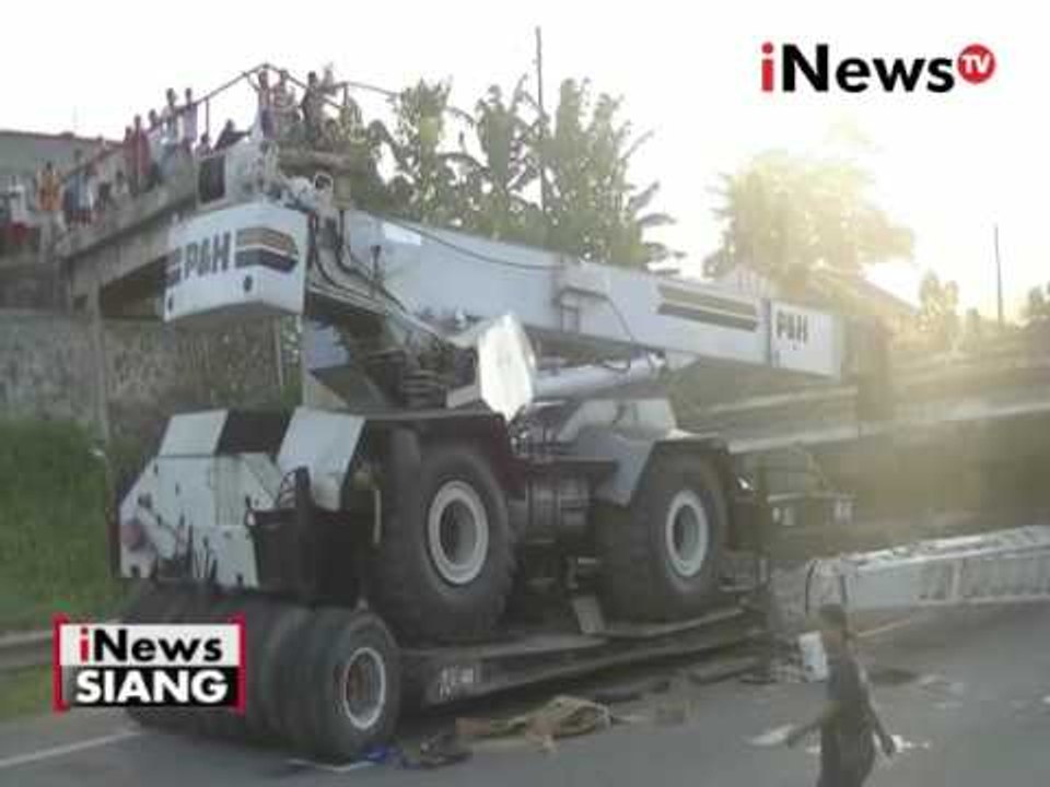 Proses evakuasi jembatan ambruk di tol BSD - iNews Siang 16/05
