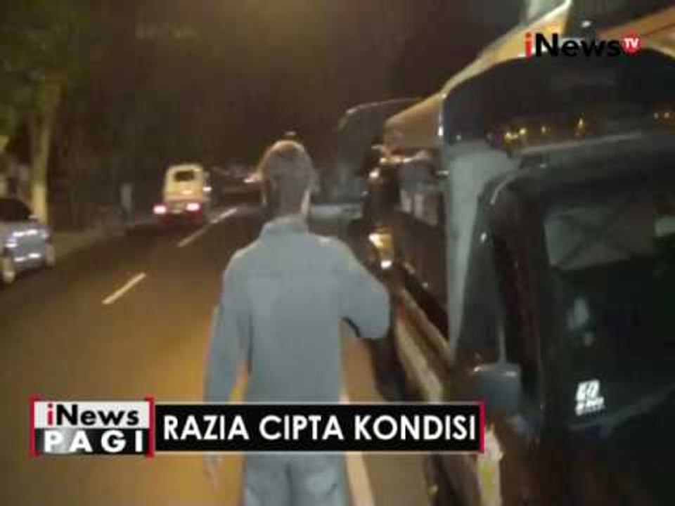 Seorang Kepala Desa di Kediri tertangkap basah tengah mesum dengan selingkuhannya - iNews Pagi 25/05