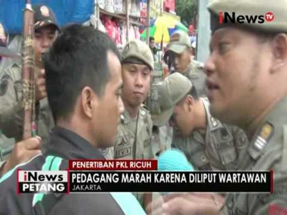 Sejumlah PKL di Petamburan, Jakpus terlibat aksi kejar-kejaran dengan Satpol PP - iNews Petang 31/05